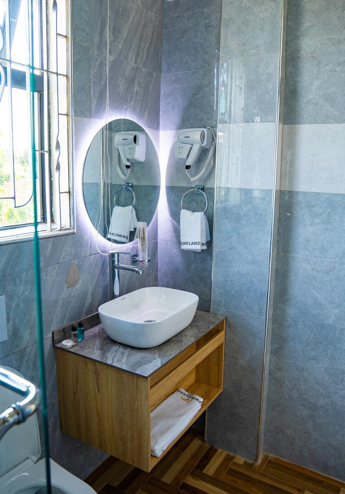 Primeland Hotel Moshi Bagian luar foto