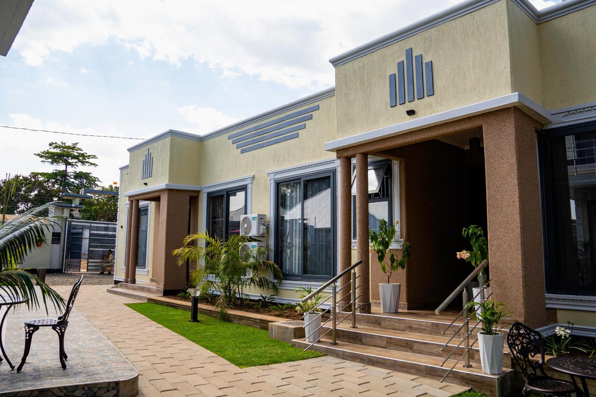 Primeland Hotel Moshi Bagian luar foto