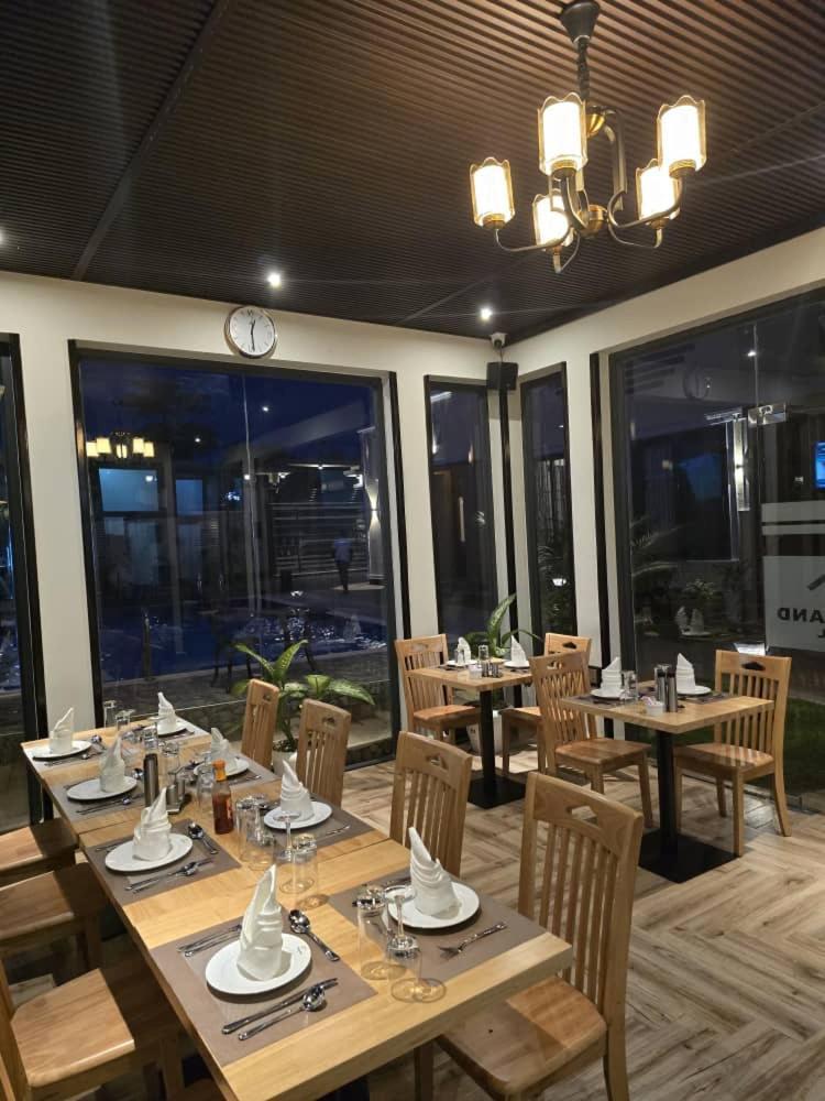 Primeland Hotel Moshi Bagian luar foto