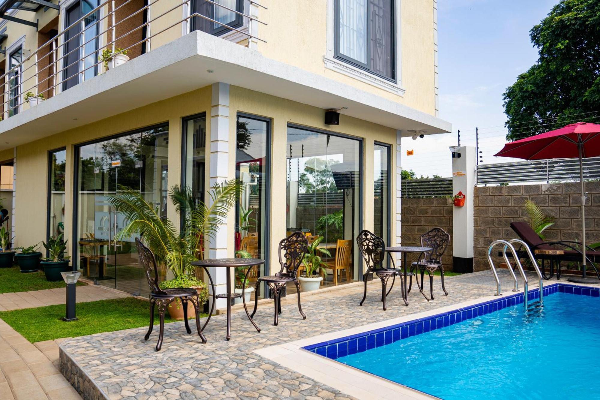 Primeland Hotel Moshi Bagian luar foto