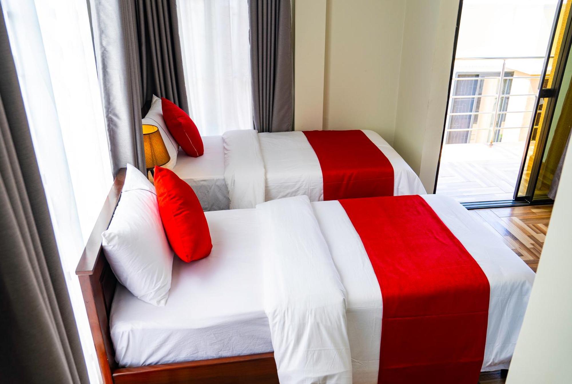 Primeland Hotel Moshi Bagian luar foto